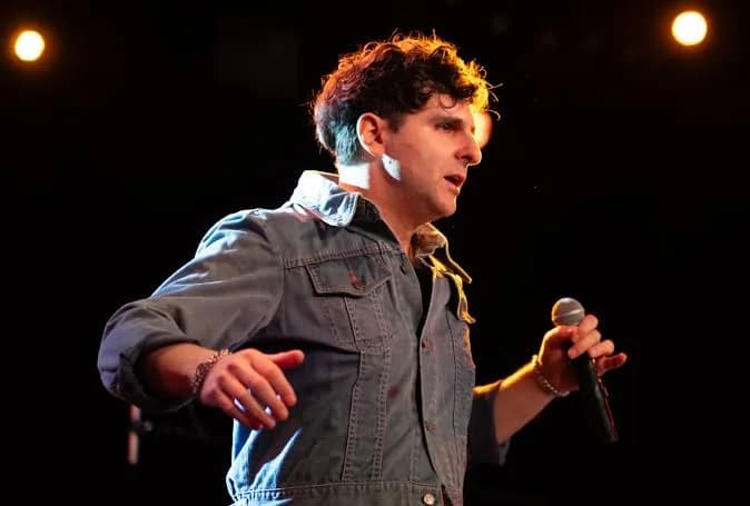 Low Cut Connie
